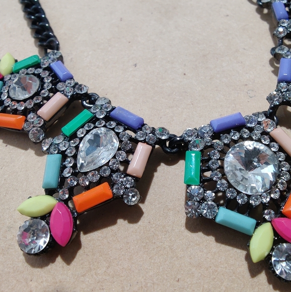 Statement Necklace - Picture 5 of 6
